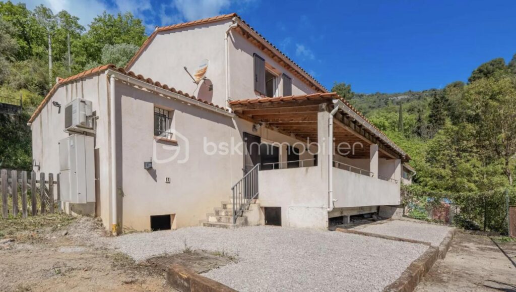 Maison mitoyenne avec vue imprenable sur la forêt – 5 pièces – 4 chambres – 112 m²