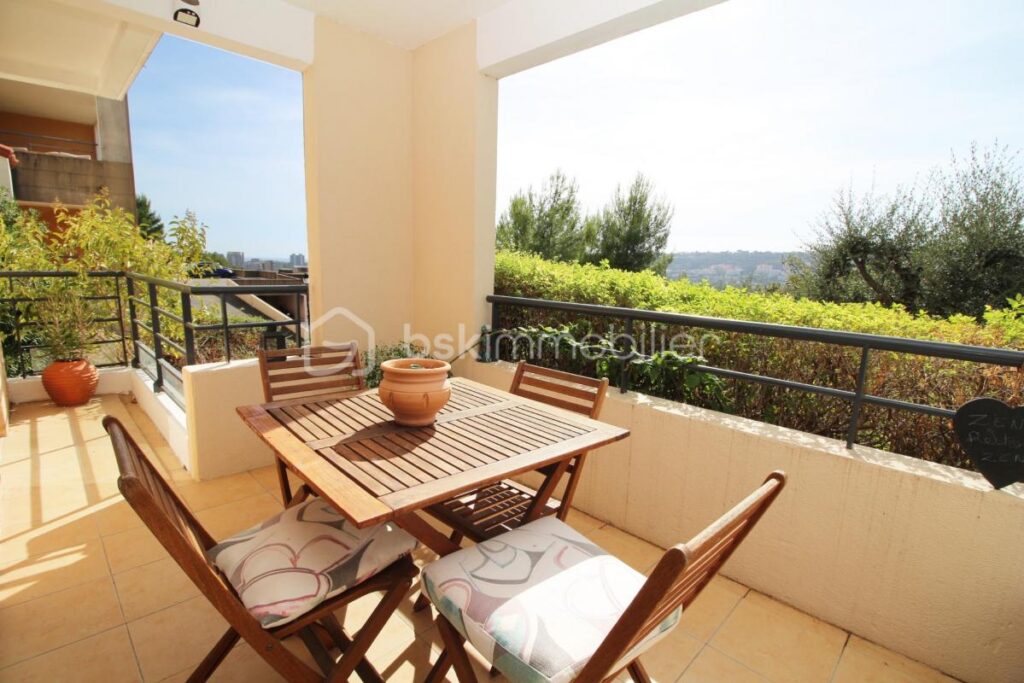 APPARTEMENT COUP DE COEUR NICE OUEST AVEC TERRASSE ET GARAGE – 2 pièces – 1 chambre – 48 m²