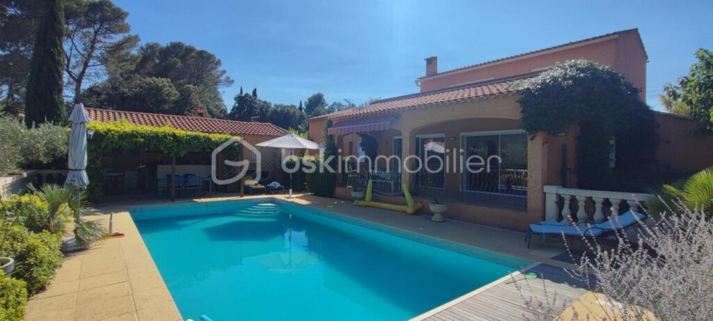 Magnifique Maison 160 m2 piscine – 5 pièces – 3 chambres – 160 m²