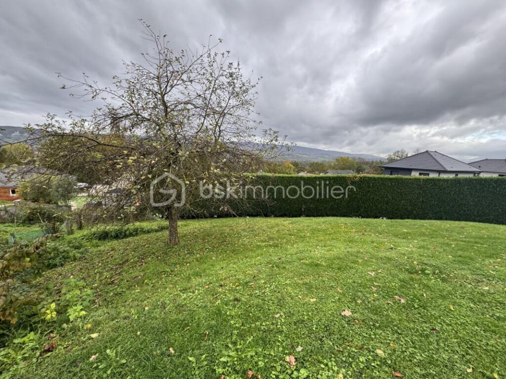 Terrain constructible 383 m² – Vue dégagée – Entrelacs – NR pièces – NR chambres – 383 m²