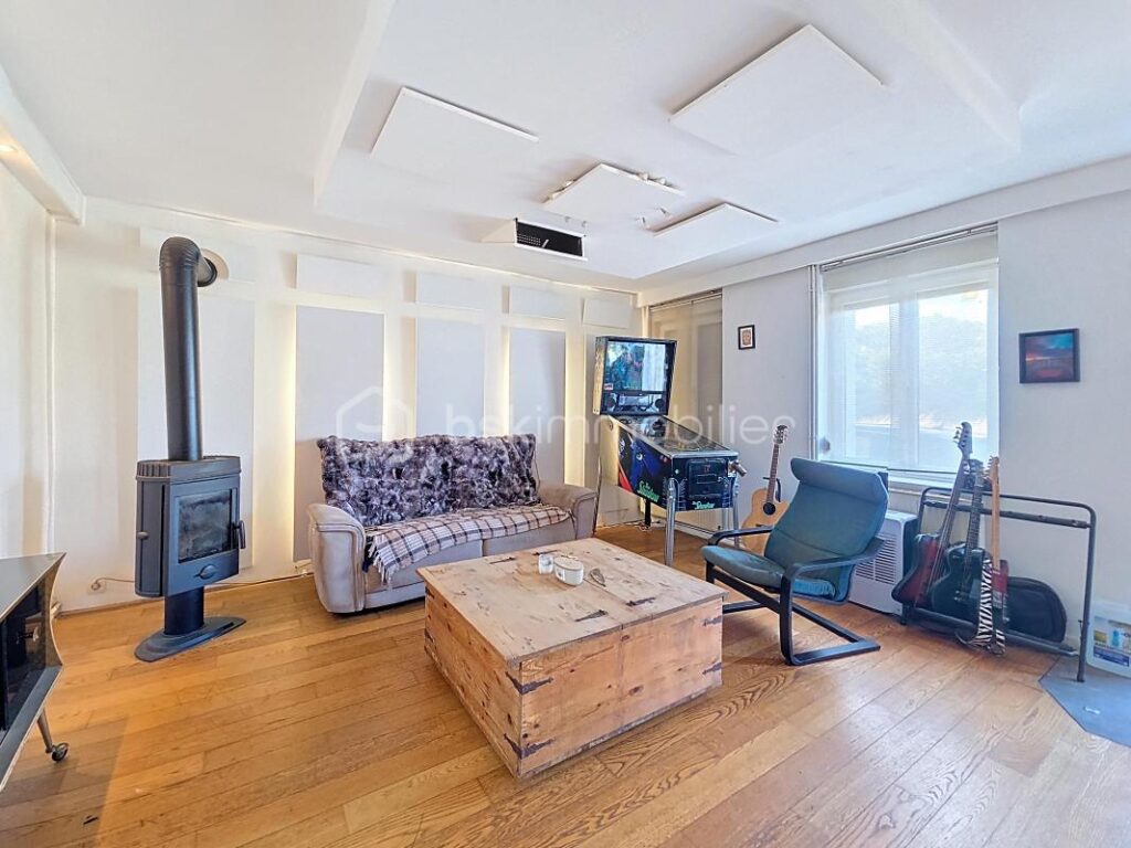 Maison individuelle, atypique – 5 pièces – 3 chambres – 118 m²