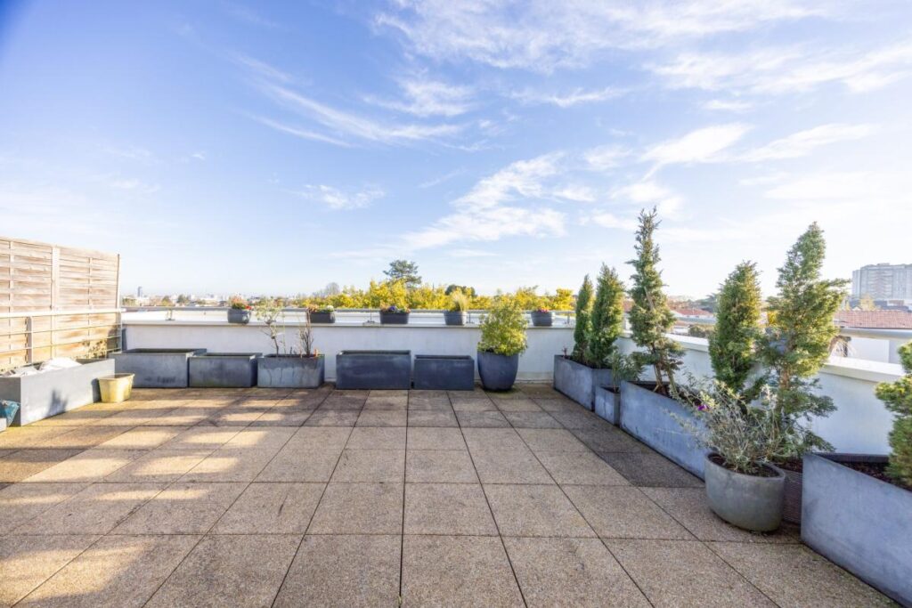 Duplex T4 Terrasse – 4 pièces – 3 chambres – 85 m²