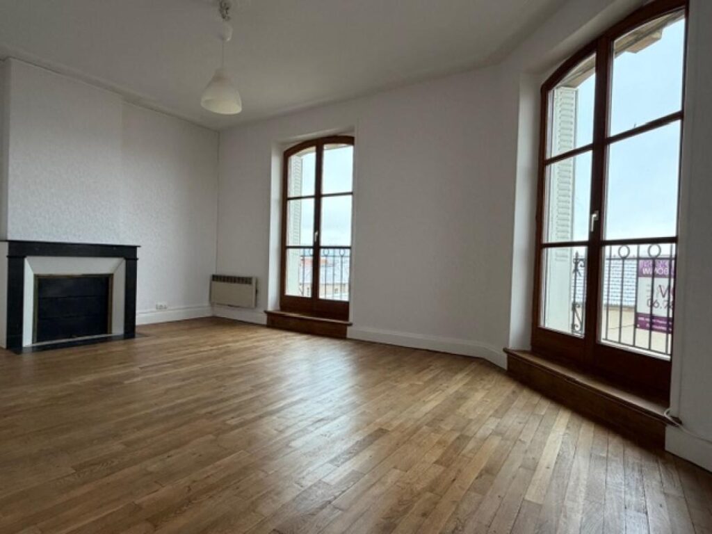 A vendre à Nancy F3 style Haussmannien – 3 pièces – 2 chambres – 74 m²