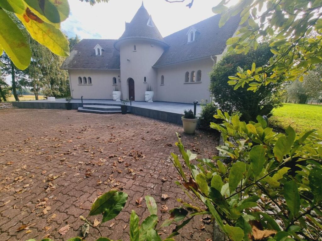 Demeure d’ exception, 4 chambres, sous-sol, terrasse, jardin – 7 pièces – 4 chambres – 187 m²