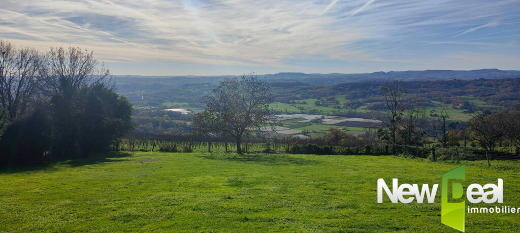 Terrain 1500 m² avec VUE à 20 mn de Brive – NR pièces – NR chambres – 1530 m²
