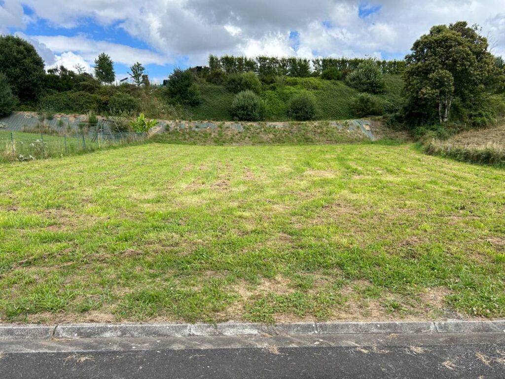 Terrain viabilisé – 1.000 m² – NR pièces – NR chambres – 1003 m²