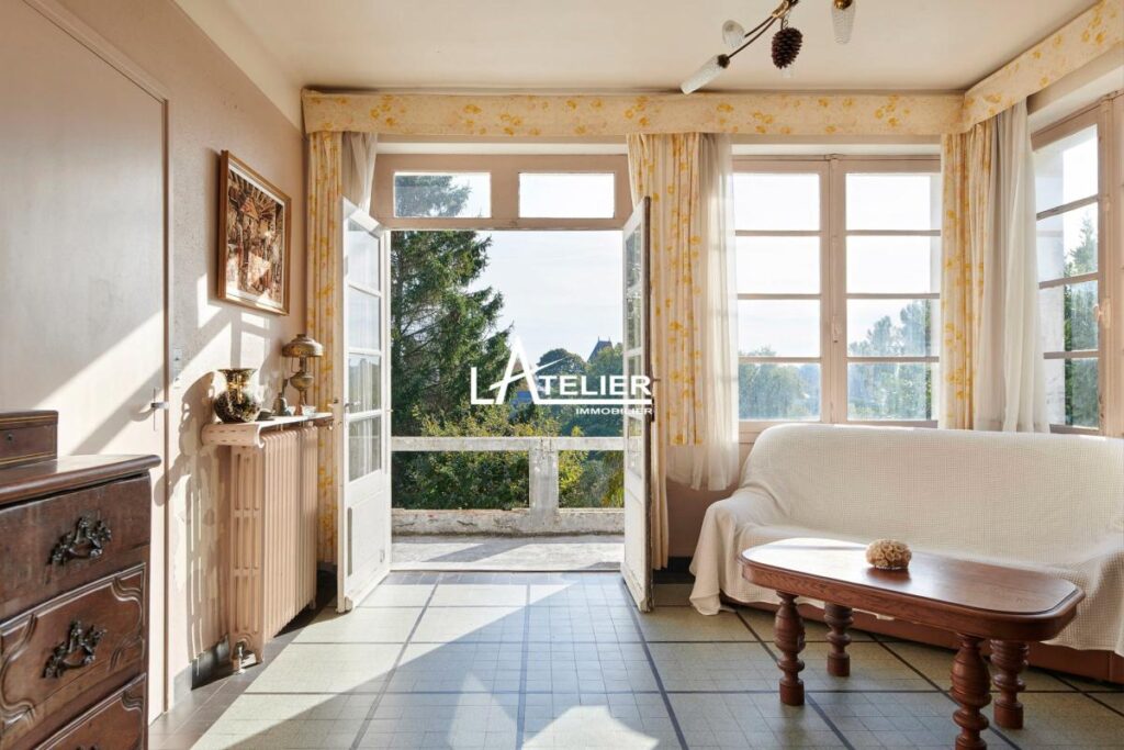 PORNIC Emplacement de choix, volume et potentiel à exploiter – 6 pièces – 4 chambres – 125 m²