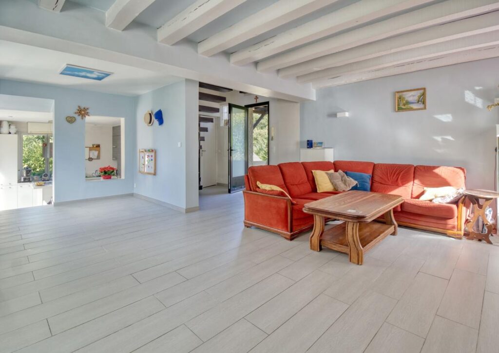 Grande maison avec dépendance – 5 pièces – 3 chambres – 120 m²