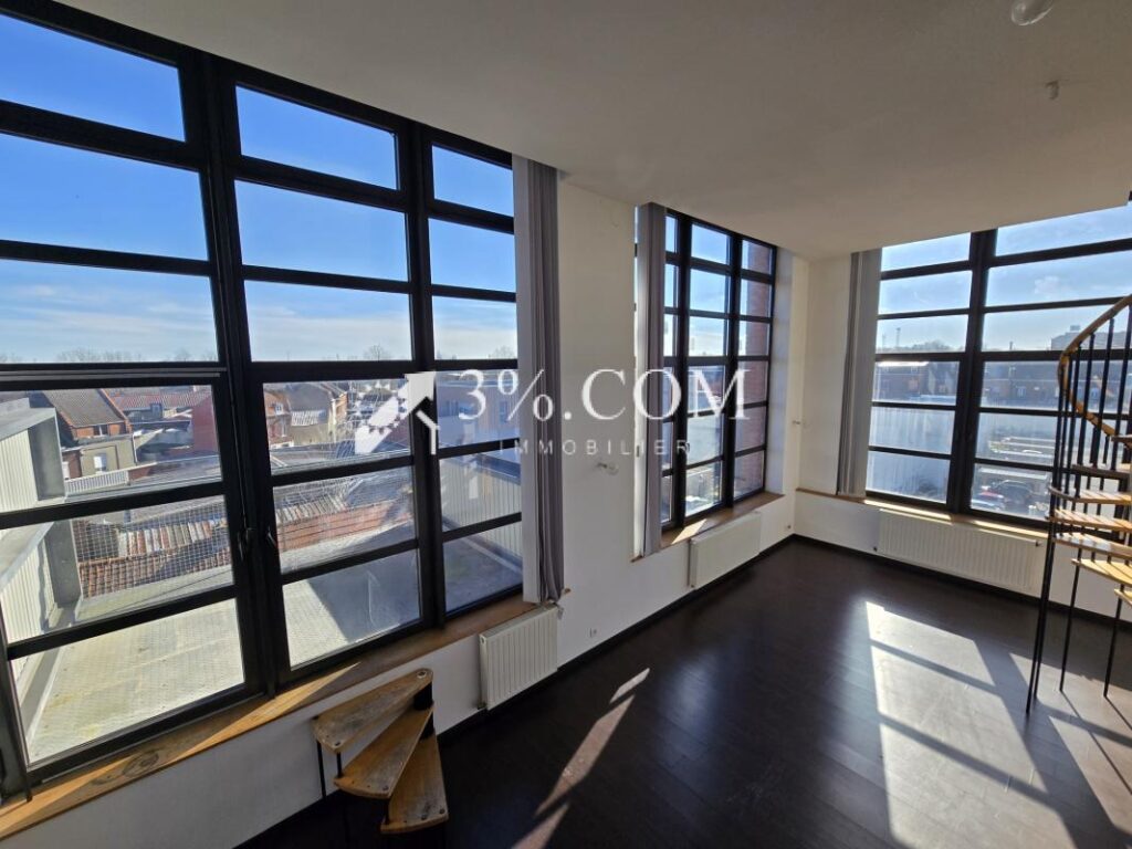 Loft de 80 m2 au dernier étage avec CH + terrasse + parking – 3 pièces – 2 chambres – 79 m²
