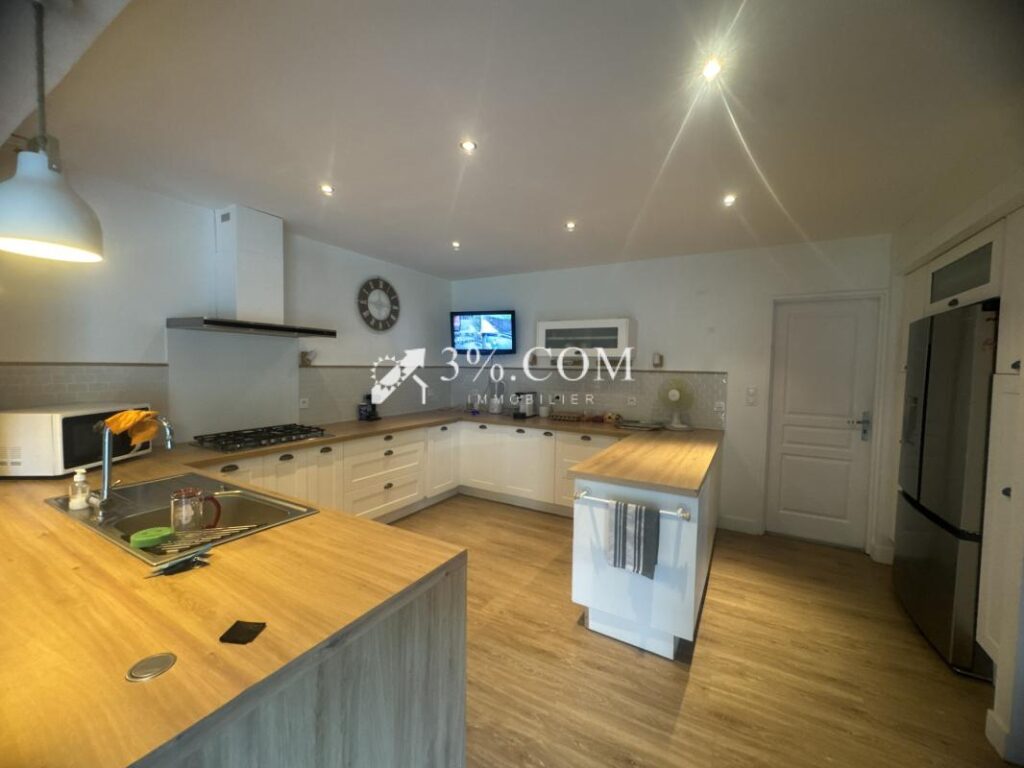 Pavillon individuelle de 2006 avec 5 chambres à Famars – 8 pièces – 5 chambres – 140 m²