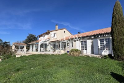 3%. COM IMMOBILIER À CHAUVIGNY VILLA COUP DE COEUR – 7 pièces – 4 chambres – 246 m²