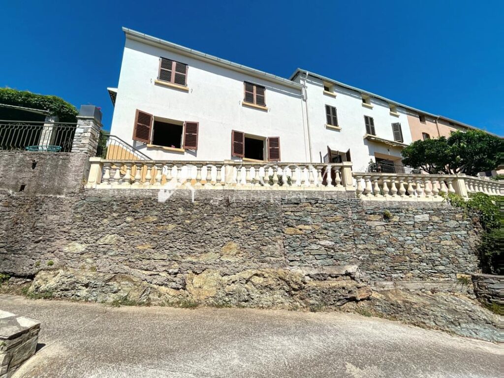 Maison 165 m2 habitables vue exceptionnelle sur mer – 7 pièces – 5 chambres – 165 m²