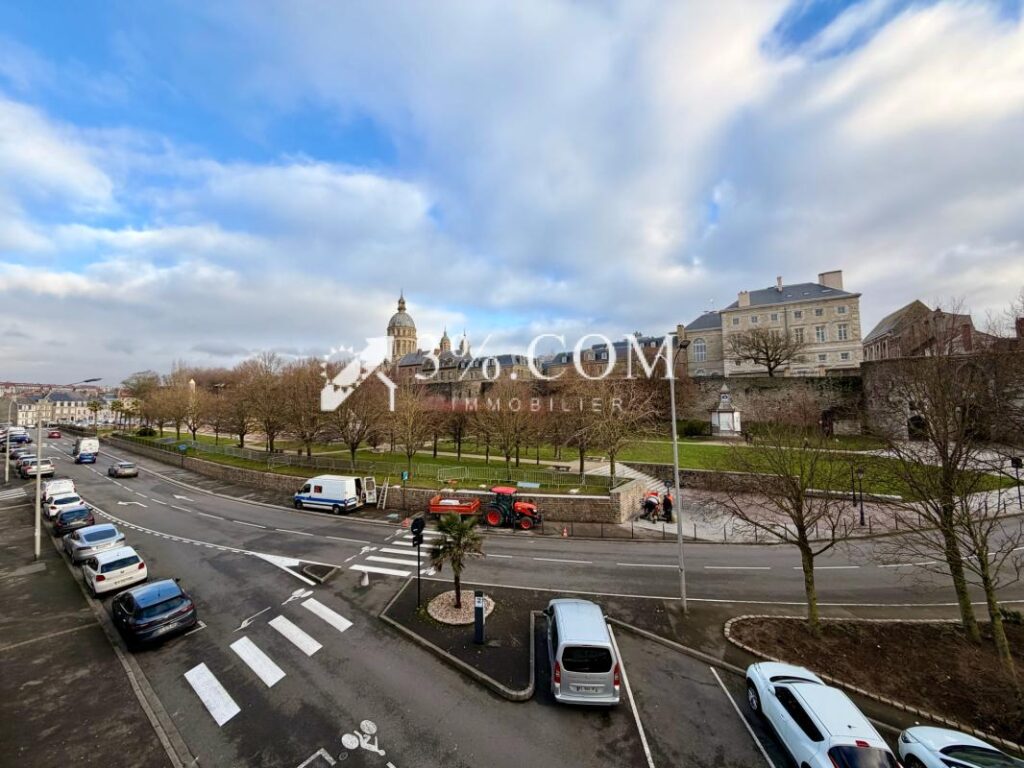 APPARTEMENT DE STANDING A 2 PAS DES REMPARTS – 4 pièces – 2 chambres – 92 m²