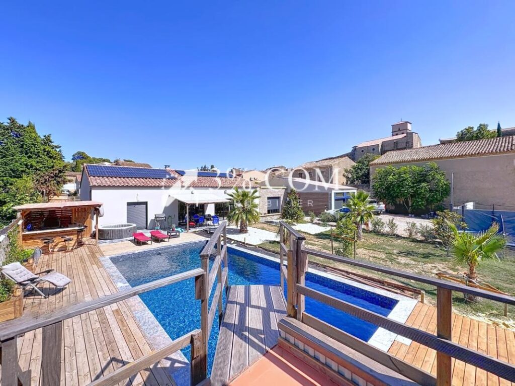 Belle maison contemporaine 6 pièces de 148 m2 avec piscine – 6 pièces – 4 chambres – 148 m²