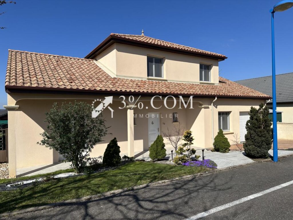 Maison individuelle 7 pièces dont 4 chambres 164 m2 TOUL – 7 pièces – 4 chambres – 164 m²