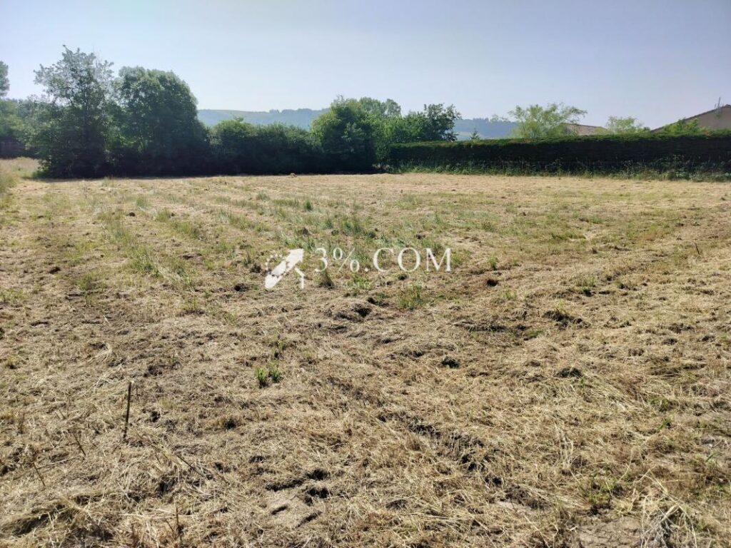 Terrain constructible de 750m2 – NR pièces – NR chambres – 750 m²