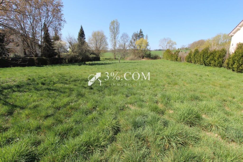 Terrain en partie constructible de 2390 m2 – NR pièces – NR chambres – 2390 m²