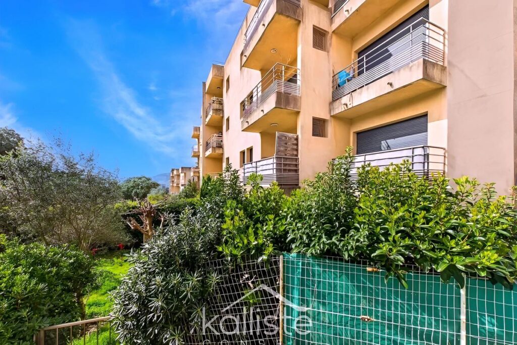 Grand T3 lumineux avec terrasse – Résidence A Spusata – Quartier Madunuccia – Ajaccio – 3 pièces – 2 chambres – 71 m²