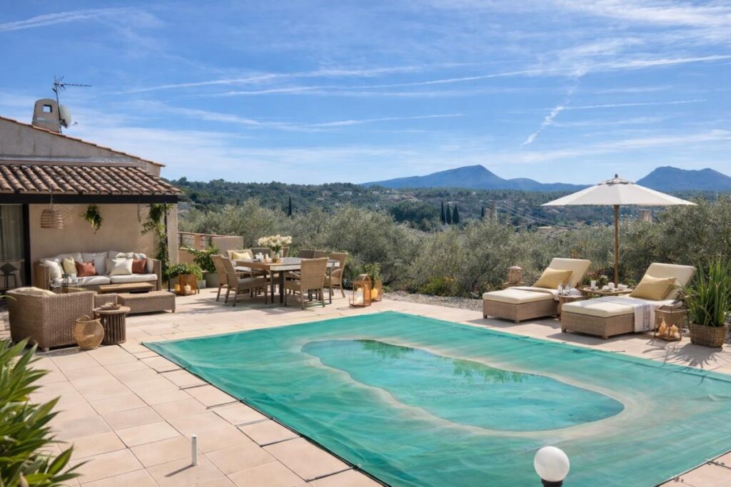 MAISON VUE ET OLIVIERS – 3 pièces – 2 chambres – 95 m²