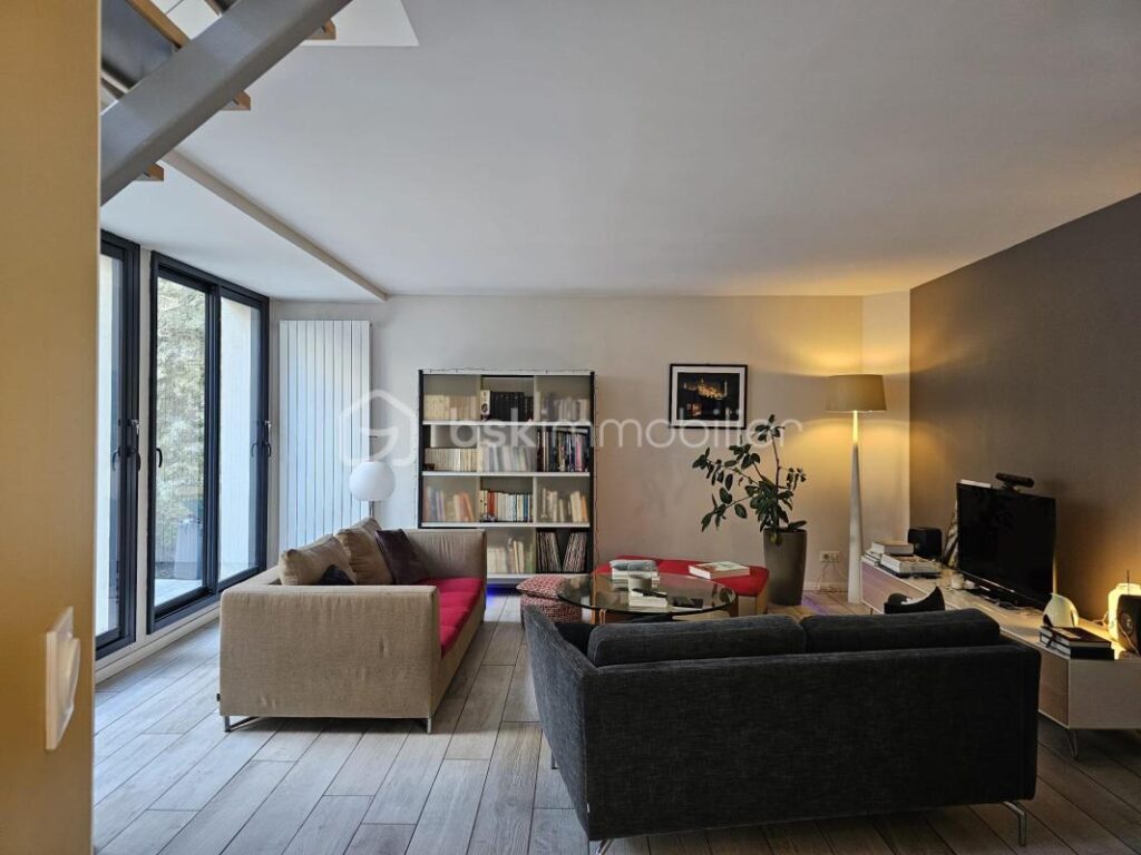 Maison de ville contemporaine avec terrasse et rooftop – 6 pièces – 3 chambres – 149 m²