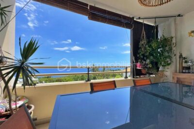 🌅 T4 DUPLEX – DERNIER ÉTAGE – VUE MER – CENTRE-VILLE LES AVIRONS 🌅 – 4 pièces – 3 chambres – 81 m²