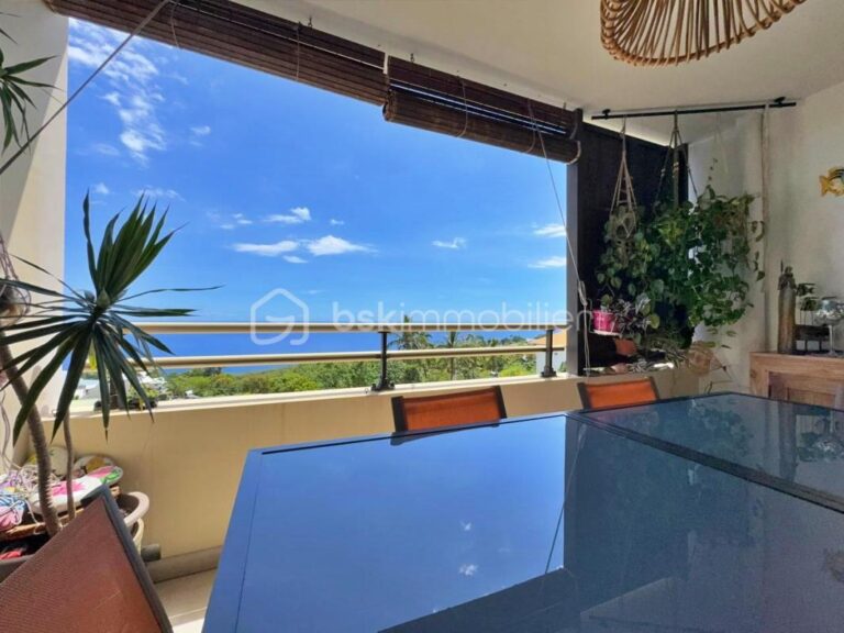 🌅 T4 DUPLEX – DERNIER ÉTAGE – VUE MER – CENTRE-VILLE LES AVIRONS 🌅 – 4 pièces – 3 chambres – 81 m²