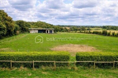 Maison au calme avec 1,9 ha de terrain – Hangar – Proche plages – 5 pièces – 3 chambres – 80 m²