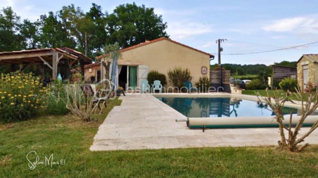 Plain-pied avec Piscine – garage – Portes du Périgord Noir – 4 pièces – 3 chambres – 106 m²
