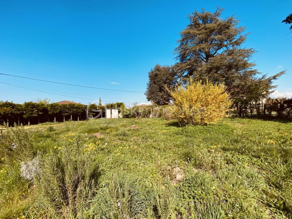 Terrain constructible de 712 m² hors lotissement – Secteur Montluel (01)-Cordieux – NR pièces – NR chambres – 712 m²