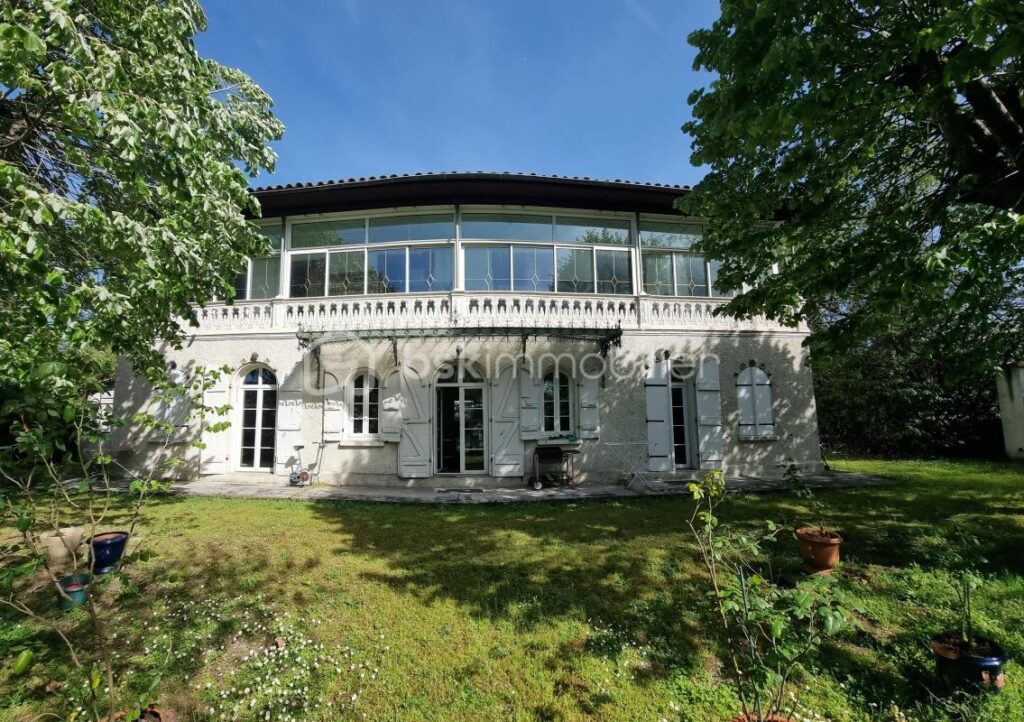 Toulouse maison de caractère du 19 -ème T8 de 214 m² avec 2000 m² de parc – 7 pièces – 5 chambres – 214 m²