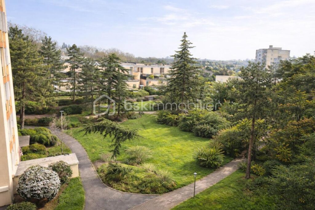 4 pièces 80 m² avec loggia et terrasse 9 m² – vue dégagée sur parc – Écondeaux – 4 pièces – 3 chambres – 80 m²