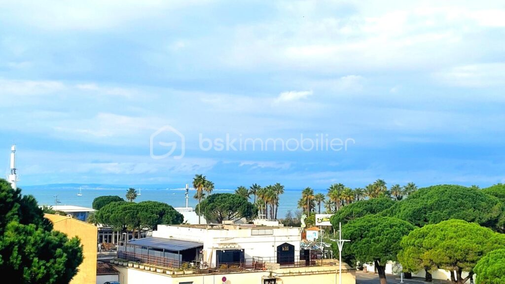 Appartement lumineux avec terrasse sans vis à vis et vue sur mer – 1 pièce – NR chambres – 20 m²