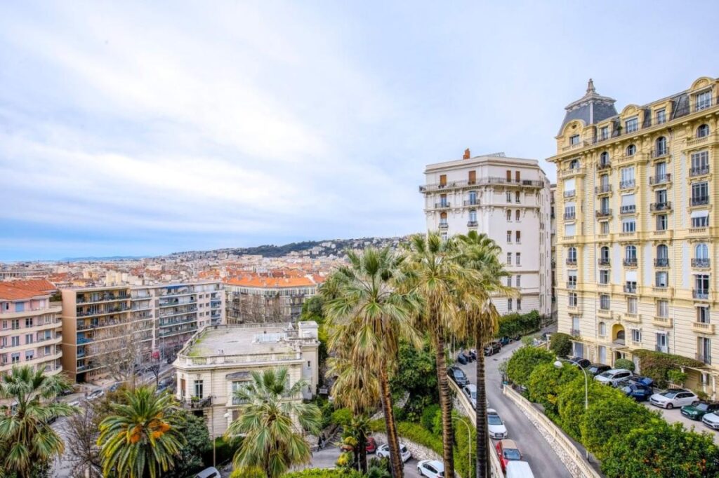NICE CIMIEZ PALAIS BOURGEOIS – 3P – 66 m² – 3 pièces – 2 chambres – 66 m²