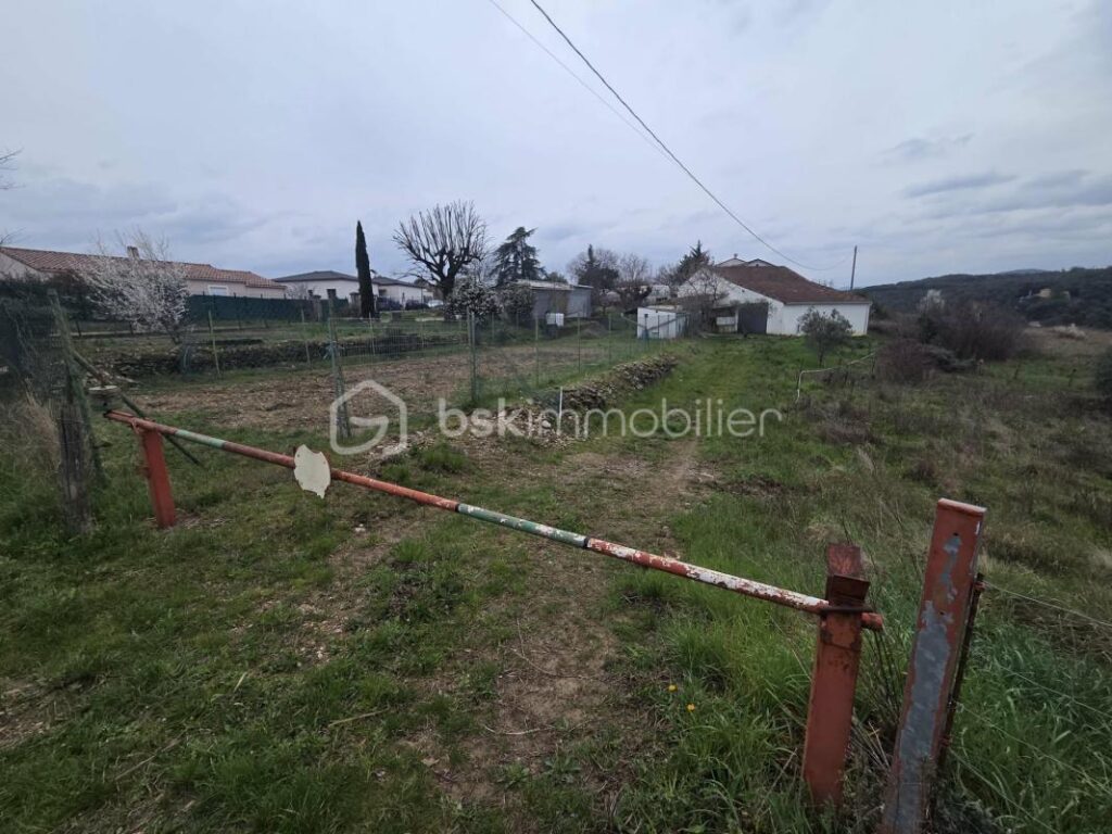 terrain à vendre – NR pièces – NR chambres – 893 m²