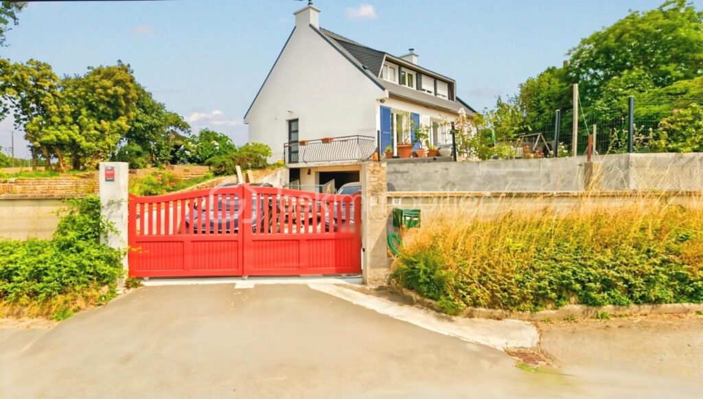 Exclusivité proche centre bourg – Maison 110 m2 sur sous sol complet – 4 chambres – 6 pièces – 4 chambres – 108 m²