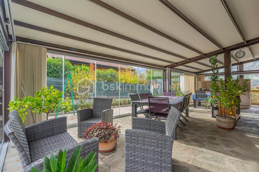 Maison familiale avec studio indépendant et grande véranda – Sallanches – 7 pièces – 4 chambres – 268 m²