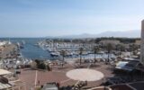 A VENDRE APPARTEMENT T3 DE 56M² A SAINT CYPRIEN PLAGE – COTE PORT – VUE MER ET PORT DE PLAISANCE – DEUX CHAMBRES – LOGGIA – PARKING PRIVE – CAVE INDIVIDUELLE – ASCENSEUR – 3 pièces – 2 chambres – 56 m²