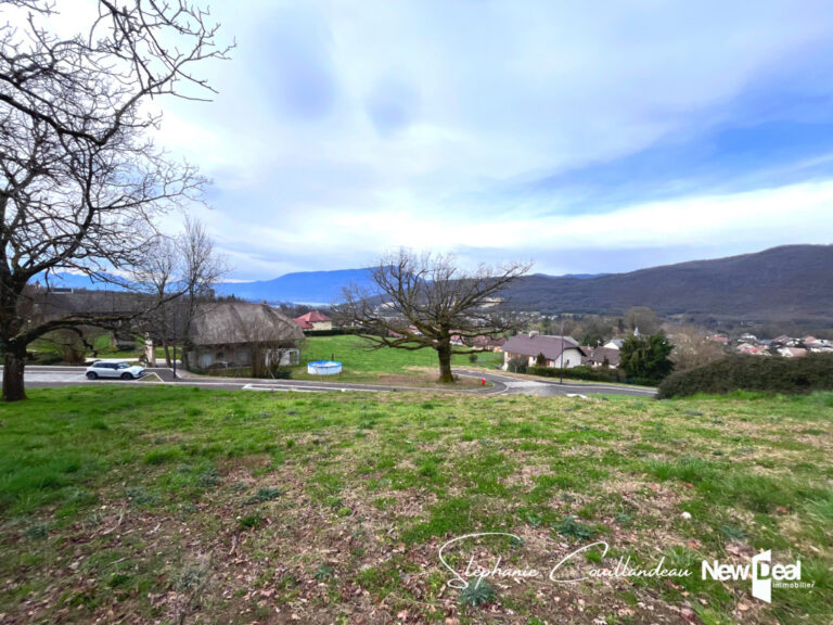 TERRAIN DE 825 m² VIABILISÉ À GRÉSY SUR AIX – NR pièces – NR chambres – 825 m²