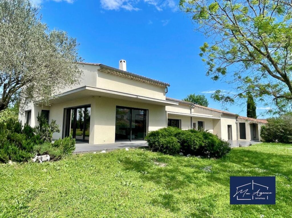 Demeure familiale de prestige – 7 pièces – 5 chambres – 370 m²