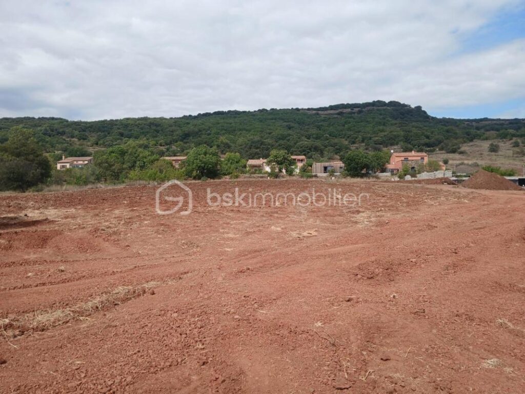 TERRAIN de 3054 m2 OCTON (34) – NR pièces – NR chambres – 3054 m²