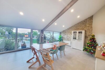 MAISON EN PIERRE- 4 CHAMBRES-JARDIN-PISCINE-GARAGE – 7 pièces – 4 chambres – 192 m²