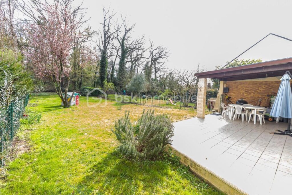 Exclusivité – Maison familiale 5 pièces avec jardin et vue sur la forêt en fond de parcelle – 5 pièces – 4 chambres – 98 m²