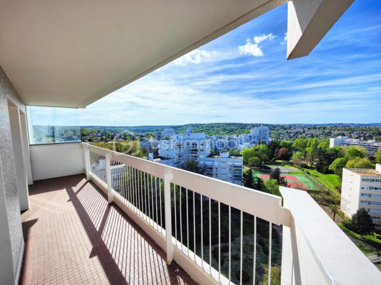 Appartement 98m2 – double balcon cave 2 pl parking – 5 pièces – 3 chambres – 96 m²