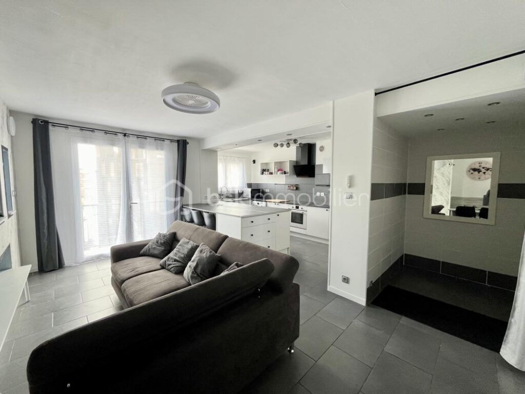 PERPIGNAN SAINT-ASSISCLE – APPARTEMENT T3 RÉNOVÉ 68m² – RÉSIDENCE SÉCURISÉE – 119 900€ – 3 pièces – 2 chambres – 68 m²