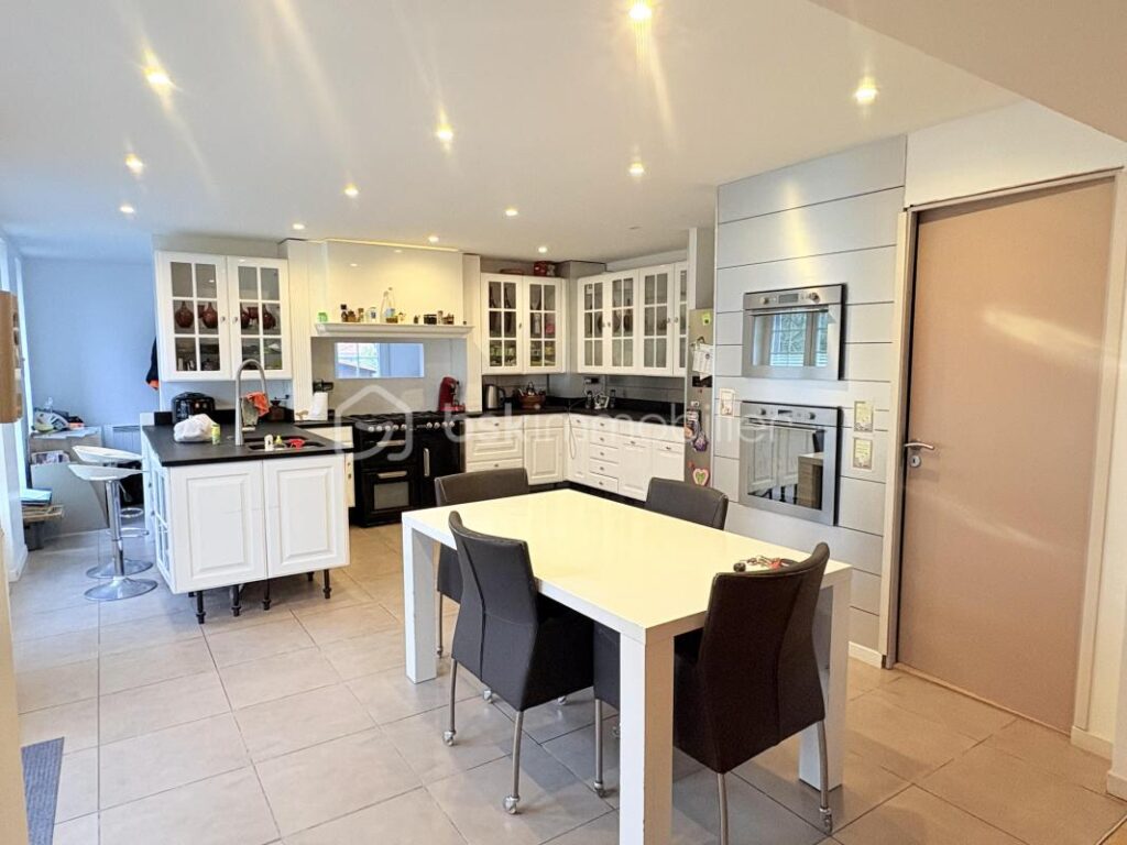 Maison familiale semi plain pied 148 m2 Libercourt – 7 pièces – 5 chambres – 147 m²