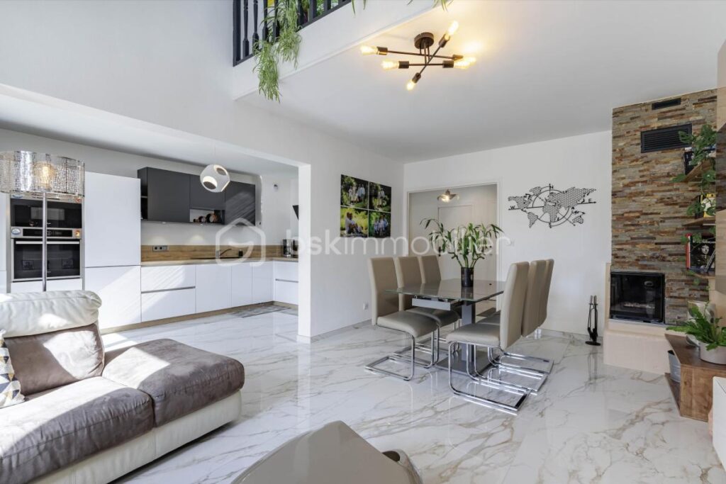 EXCLUSIVITE : APPARTEMENT DUPLEX DERNIER ETAGE ANNECY LE VIEUX 143 M2 – 7 pièces – 5 chambres – 143 m²