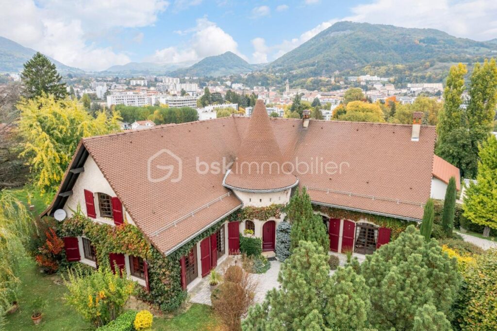 Criel de Voiron Propriété d’Exception Terrain 3766 m² 1 090 000 € – 10 pièces – 6 chambres – 370 m²