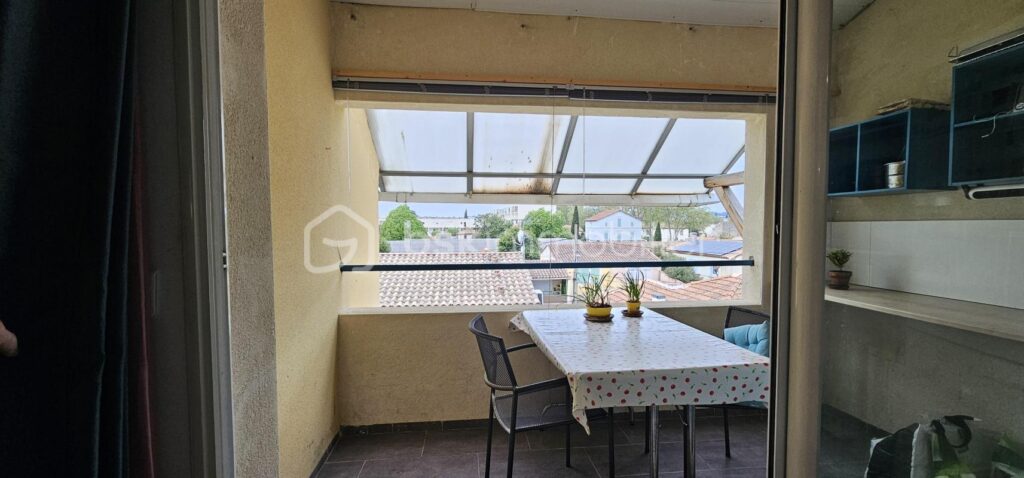 LOCATION T4 Traversant 101M² – Dernier étage – 2 balcons sans vis-à-vis – Quartier des Amoureux à Nîmes – 4 pièces – 3 chambres – 101 m²