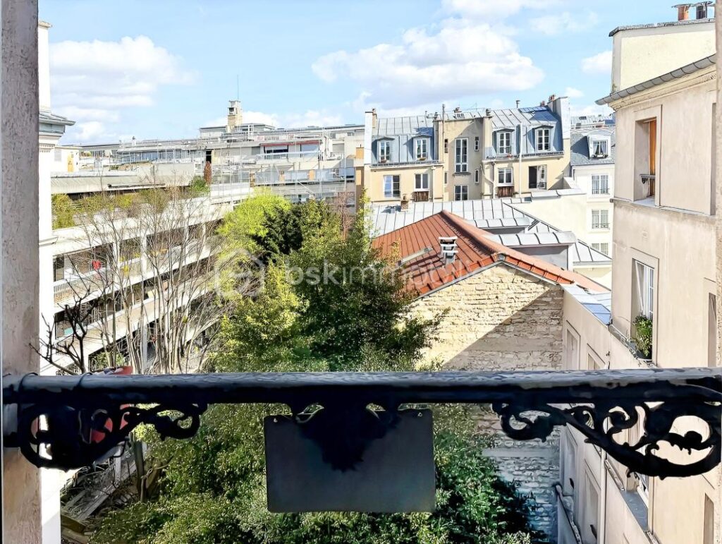 Appartement traversant au dernier étage avec ascenseur – 2 pièces – 1 chambre – 37 m²