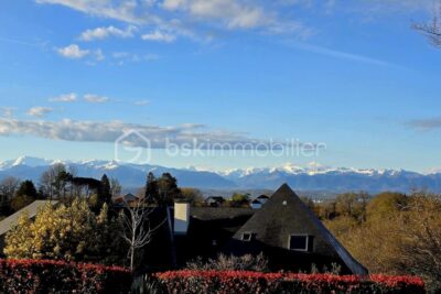 Maison de plain-pied 150 m² – Vue exceptionnelle sur les Pyrénées –Terrain divisible de 8 290 m² – 5 pièces – 4 chambres – 153 m²